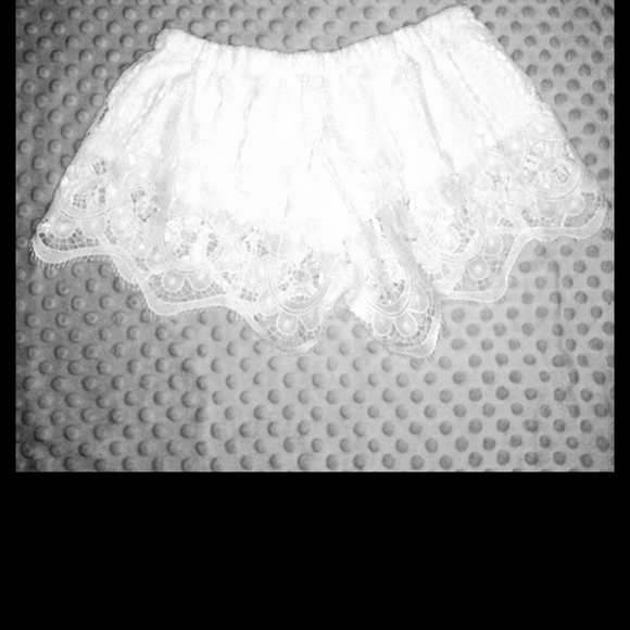 Beachstreet Lined Lace Shorts Size Large Like New - Picture 4 of 7